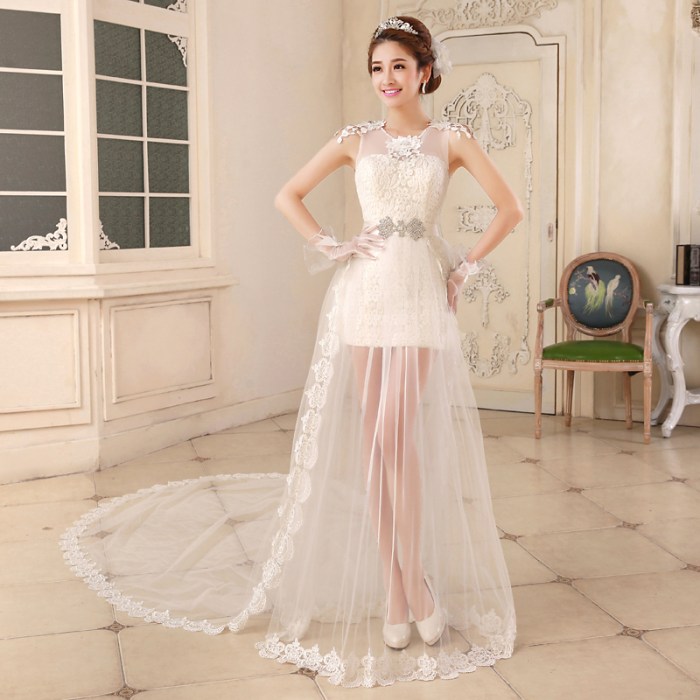 Detachable train wedding dresses